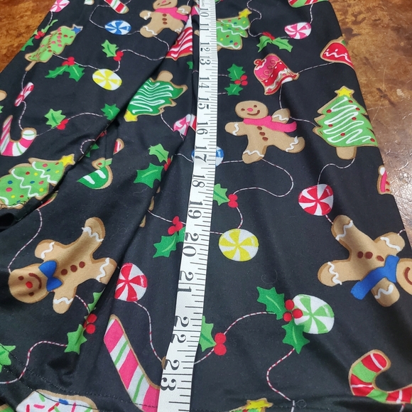 Festive Black Holiday Print Women's Tunic - Picture 6 of 7